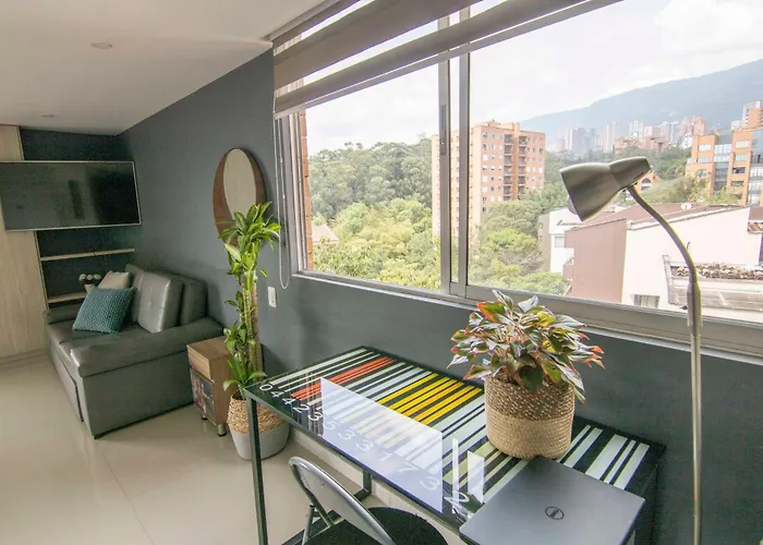 Loft Moderno En El Poblado Con Vista Y Parqueadero Mio Lofts