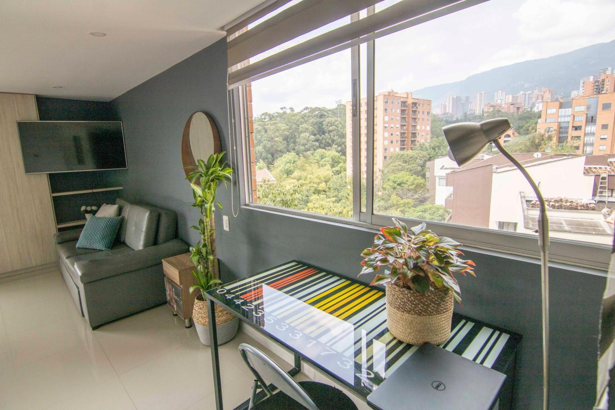 Loft Moderno En El Poblado Con Vista Y Parqueadero Mio Lofts